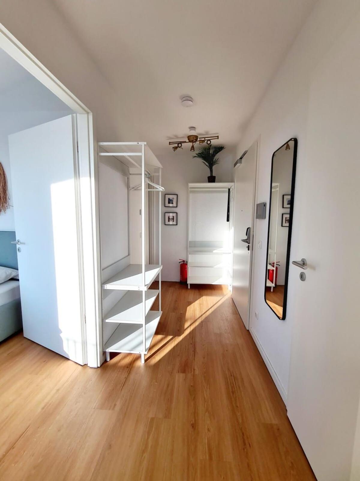 Urban Living - Floor *